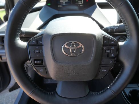 Certified 2025 Toyota Prius XLE FWD image 26