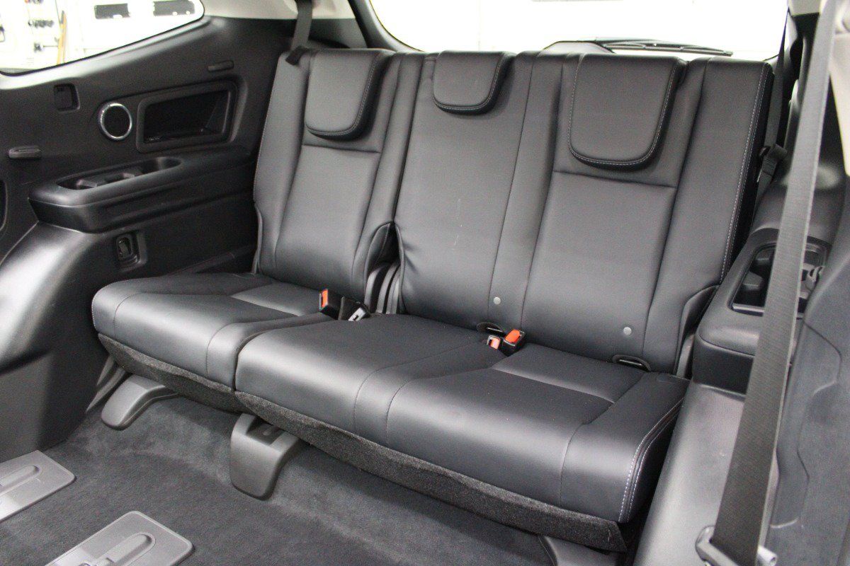 Used 2024 Subaru Ascent Touring w/ Popular Package #2 AWD/4WD image 9