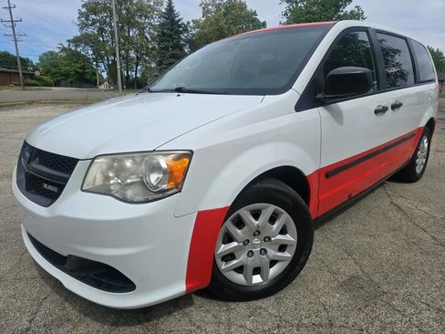 Used 2014 RAM C/V Tradesman w/ UConnect Hands-Free Group FWD image 1