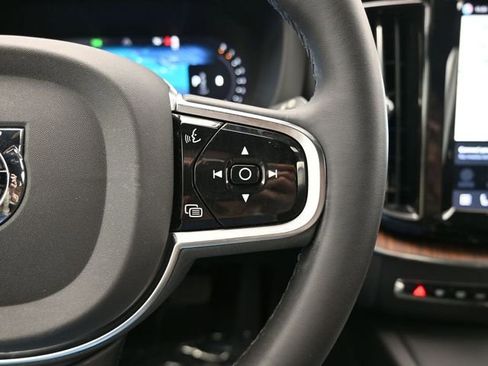 Used 2023 Volvo XC60 B5 Plus w/ Protection Package Premier image 24