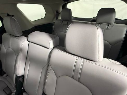 Used 2025 Honda Pilot EX-L image 36