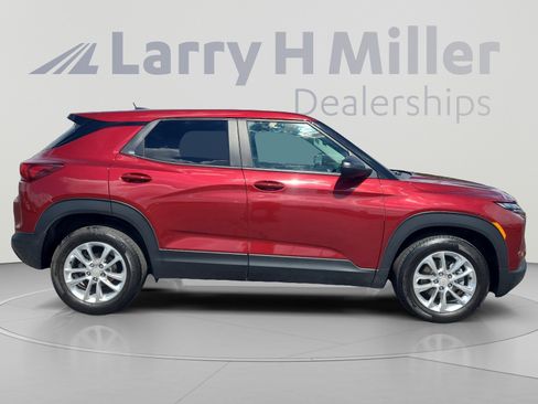 Used 2025 Chevrolet TrailBlazer LS w/ LS Convenience Package FWD image 6