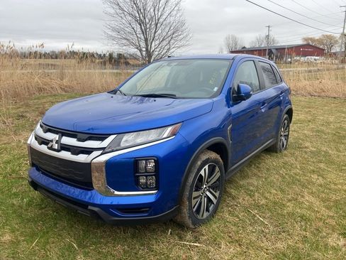 Used 2025 Mitsubishi Outlander Sport SE image 3