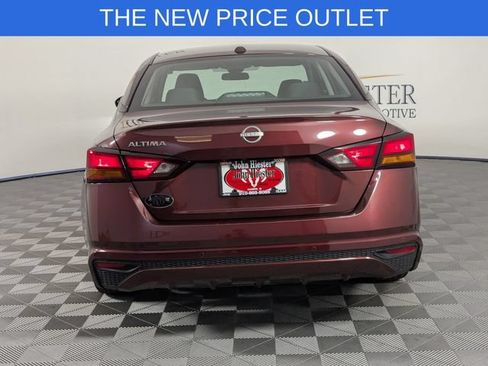 Used 2025 Nissan Altima 2.5 SV FWD image 7