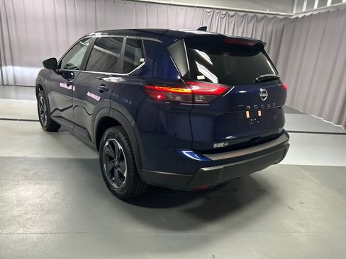 Used 2025 Nissan Rogue SV FWD image 5