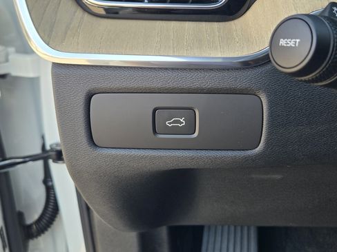 New 2026 Volvo XC60 B5 Core AWD/4WD image 17