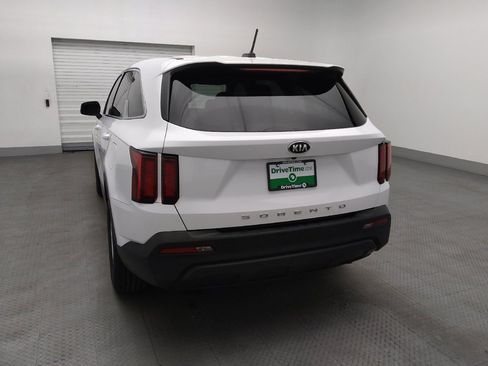 Used 2021 Kia Sorento LX image 6