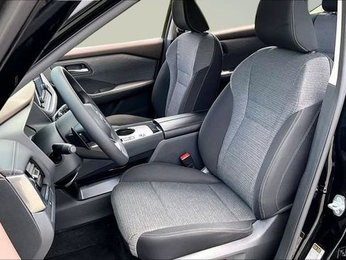 Used 2023 Nissan Rogue SV FWD image 20