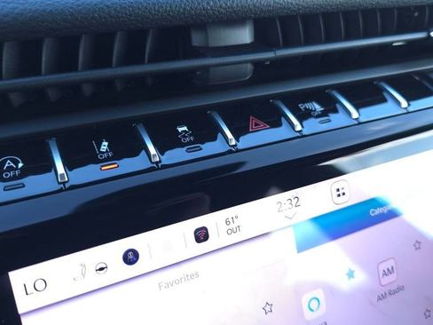 Used 2025 Jeep Grand Cherokee Limited w/ Black Appearance Package image 33