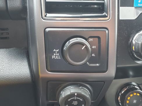 Used 2019 Ford F150 XLT w/ Equipment Group 302A Luxury AWD/4WD image 22