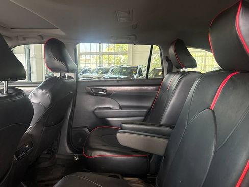 Used 2020 Toyota Highlander Limited AWD/4WD image 8