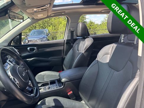 Used 2022 Kia Sorento S w/ Panoramic Sunroof Package FWD image 17