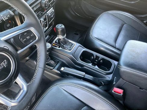 Used 2023 Jeep Wrangler Unlimited Sahara AWD/4WD image 18