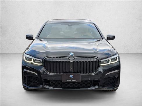 Used 2022 BMW 740i xDrive w/ M Sport Package AWD/4WD image 2