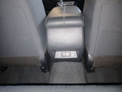 Used 2025 Nissan Altima 2.5 SV FWD image 37