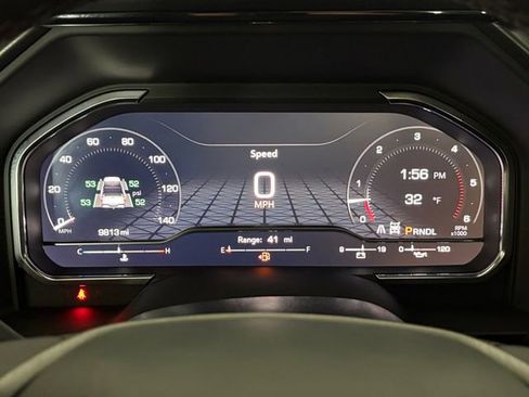 Used 2025 GMC Sierra 2500 AT4X image 9