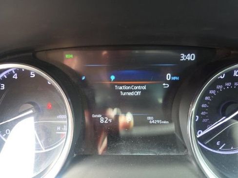 Used 2020 Toyota Camry XLE image 8