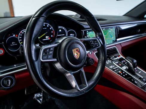 Used 2020 Porsche Panamera 4 image 39