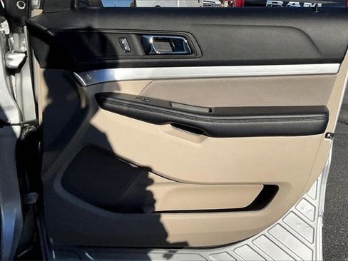 Used 2019 Ford Explorer 4WD w/ Class III Trailer Tow Package image 19