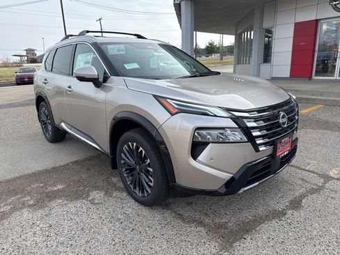 New 2026 Nissan Rogue Platinum image 2