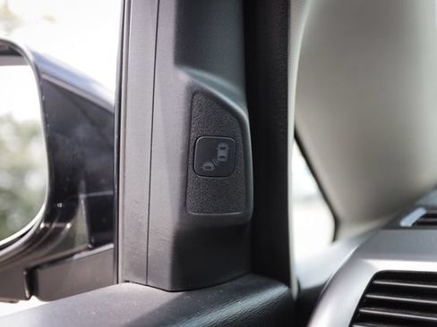 Used 2015 Honda Odyssey Touring Elite image 41