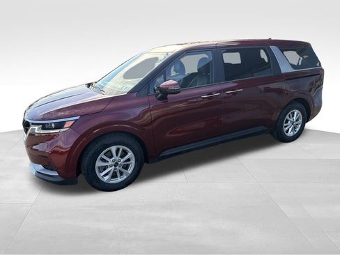 Certified 2023 Kia Carnival LX image 6