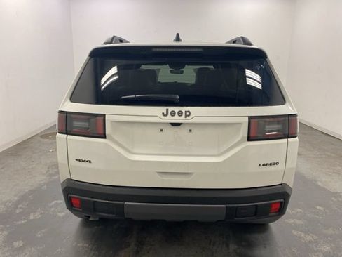Used 2026 Jeep Cherokee Laredo AWD/4WD image 5