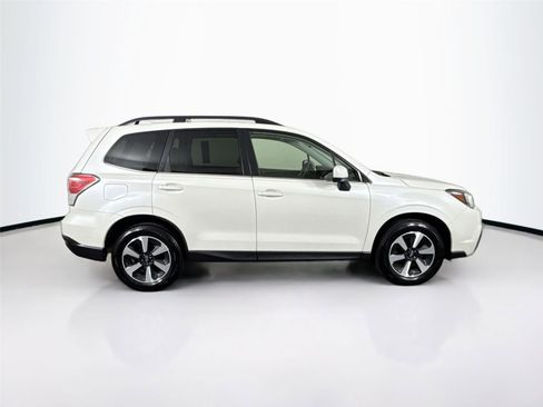 Used 2017 Subaru Forester 2.5i Limited image 5