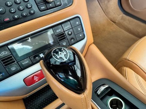 Used 2017 Maserati GranTurismo Convertible RWD image 36