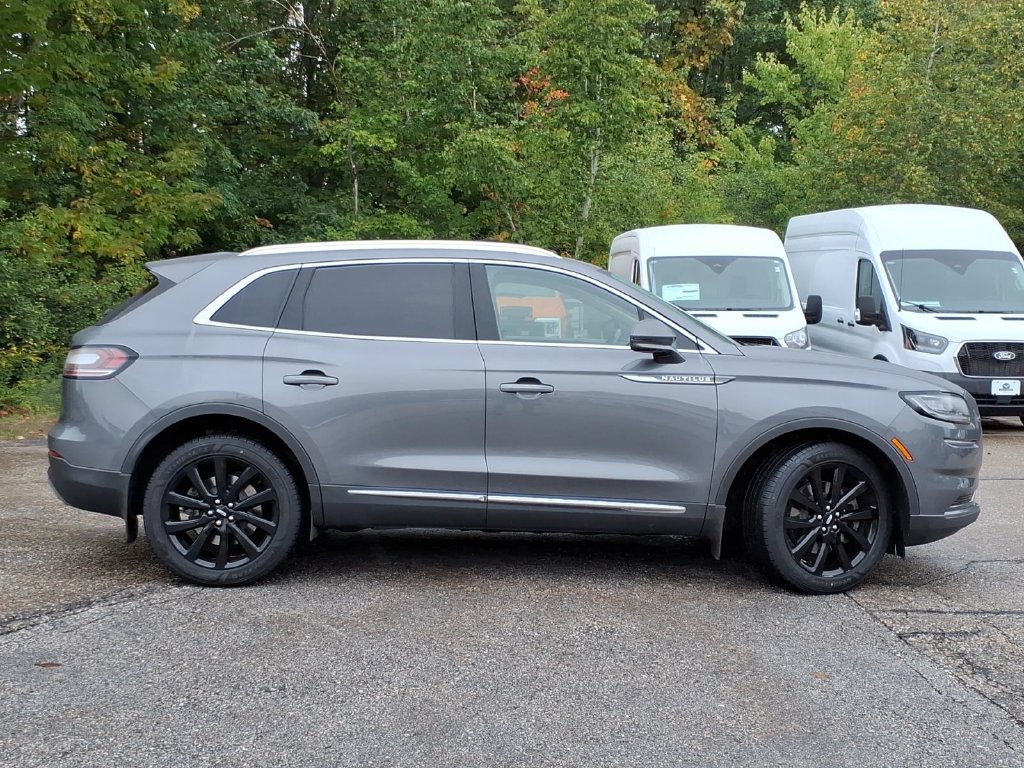 Used 2023 Lincoln Nautilus Reserve w/ Monochromatic Package AWD/4WD image 3