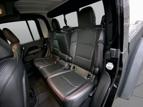 Used 2023 Jeep Gladiator Rubicon w/ Cold Weather Group AWD/4WD image 20