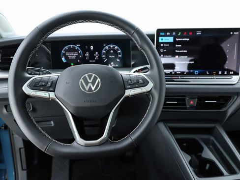 New 2026 Volkswagen Tiguan SE image 58