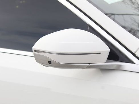 Used 2025 BMW i5 xDrive40 w/ Premium Package image 11