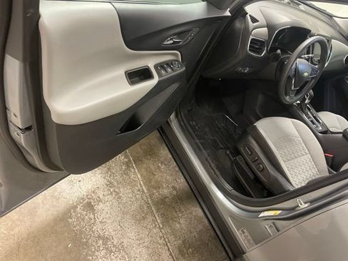 Used 2023 Chevrolet Equinox LS w/ LS Convenience Package FWD image 18