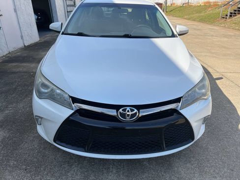 Used 2016 Toyota Camry XSE image 3