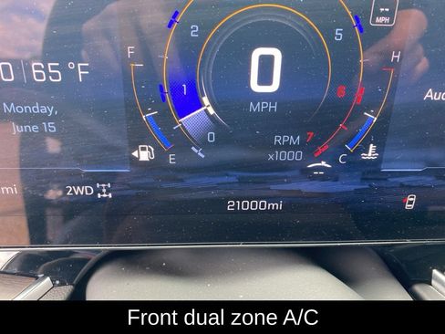 Used 2025 Chevrolet Suburban Z71 AWD/4WD image 10