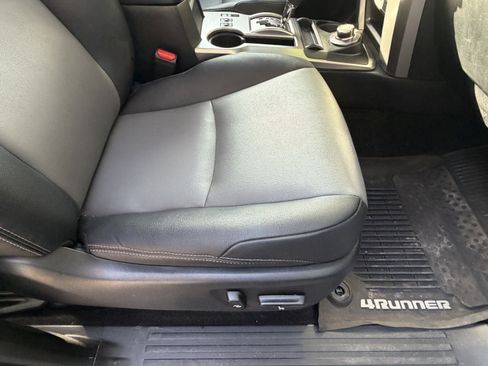 Used 2020 Toyota 4Runner SR5 Premium w/ Moonroof Package AWD/4WD image 45