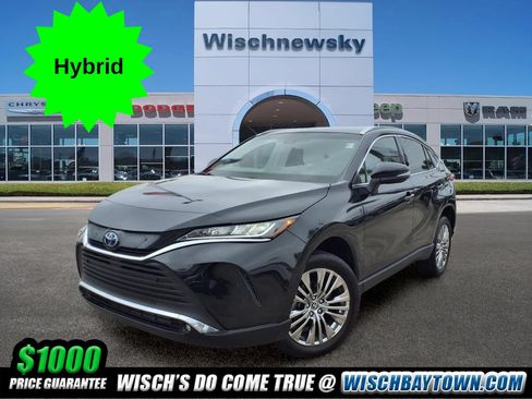 Used 2024 Toyota Venza XLE AWD/4WD image 1