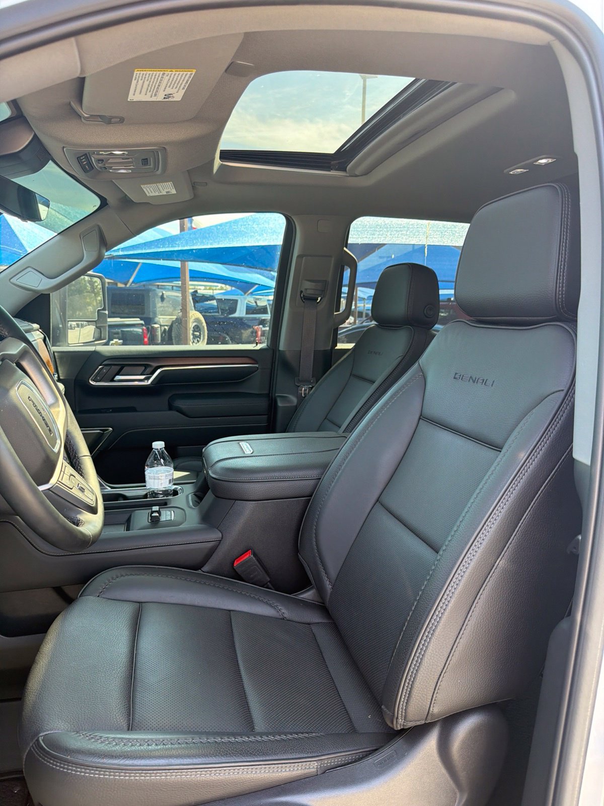 Used 2024 GMC Sierra 2500 Denali w/ Denali Reserve Package AWD/4WD image 7