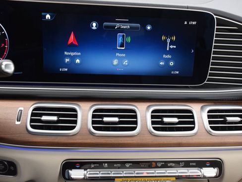 New 2026 Mercedes-Benz GLS 580 4MATIC image 28