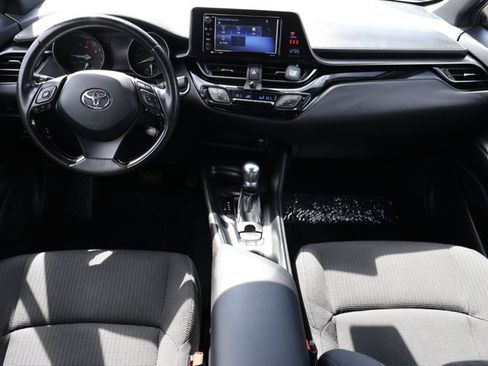 Used 2018 Toyota C-HR XLE FWD image 21
