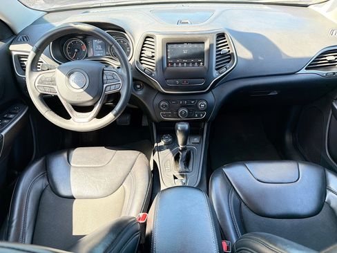 Used 2020 Jeep Cherokee Latitude Plus image 15