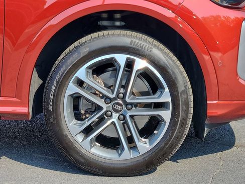 Used 2025 Audi Q5 Premium Plus w/ Premium Plus AWD/4WD image 14