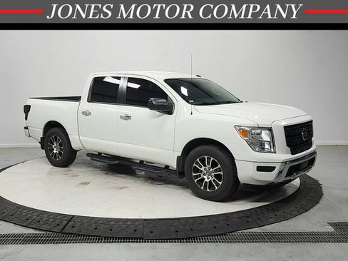 Used 2021 Nissan Titan SV w/ Accessory Utility Package RWD image 1