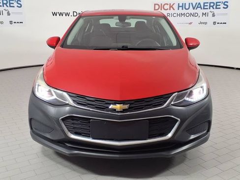 Used 2018 Chevrolet Cruze LT w/ LT Fleet Convenience Package FWD image 2