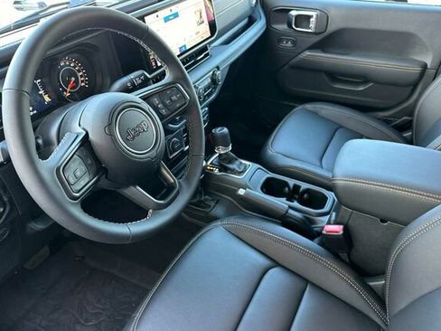 New 2025 Jeep Gladiator Sport image 7