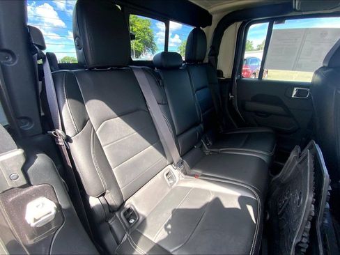 Used 2020 Jeep Gladiator Overland w/ Dual Top Group AWD/4WD image 19