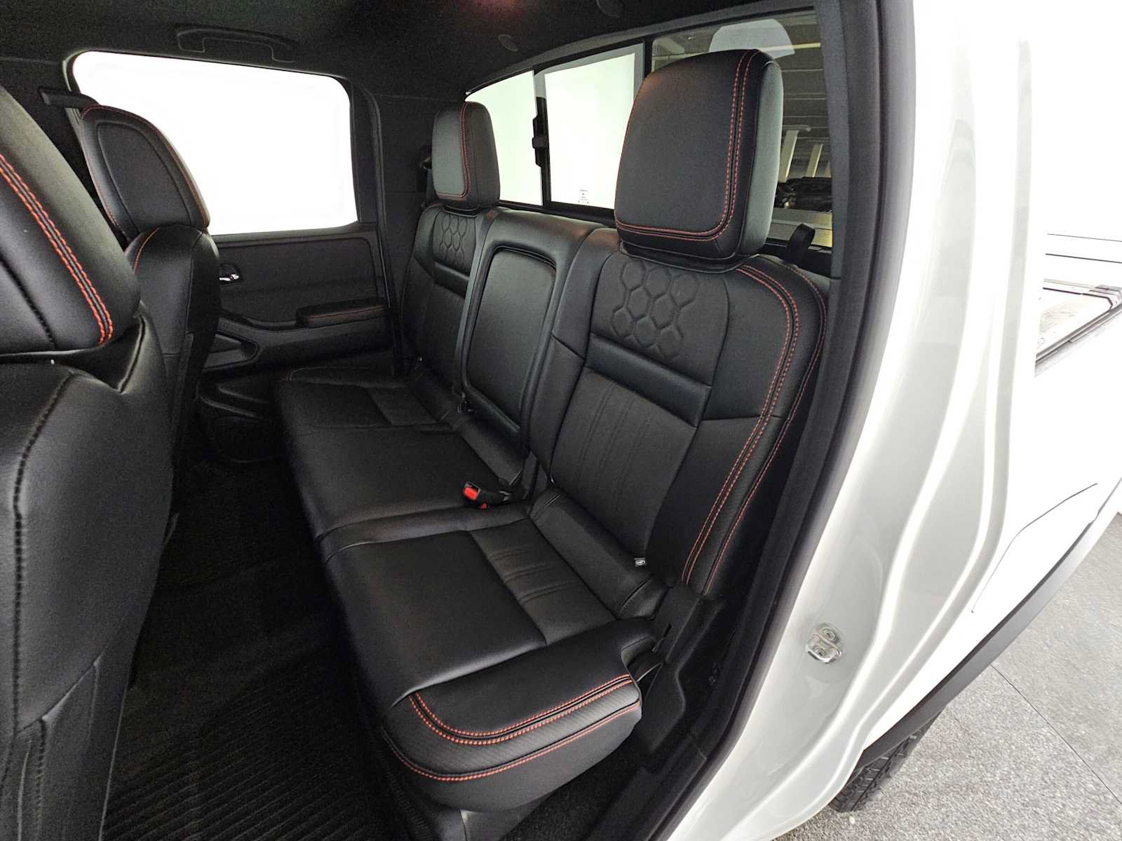 Used 2024 Nissan Frontier PRO-4X w/ Pro Premium Package AWD/4WD image 17