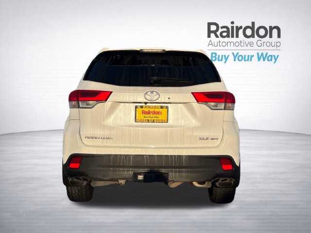 Used 2017 Toyota Highlander XLE AWD/4WD image 6