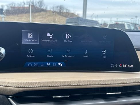 Used 2024 Cadillac XT4 Luxury w/ Cold Weather Package image 43